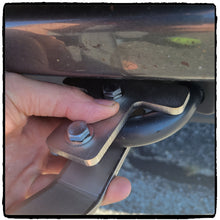 Load image into Gallery viewer, DRAGON BACK 45° FLAT BAR 16" DUNE FLAG MOUNT W/ BACKER - STAINLESS (TOYOTA)