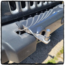 Load image into Gallery viewer, DRAGON BACK TWISTED BAR DUNE FLAG MOUNT W/CLAMP