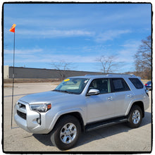 Load image into Gallery viewer, DRAGON BACK 45° FLAT BAR 16&quot; DUNE FLAG MOUNT W/ BACKER - STAINLESS (TOYOTA)
